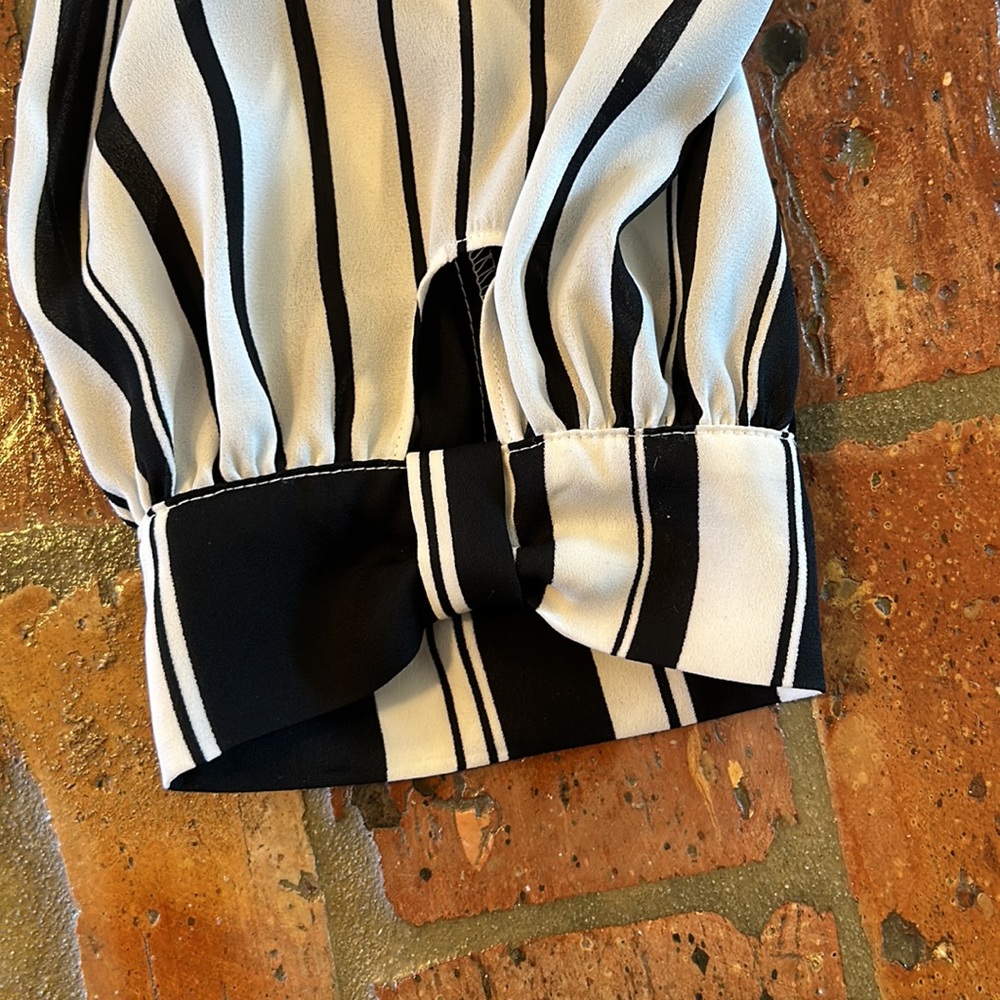 Worthington black and white stripe blouse szM - Picture 6 of 9